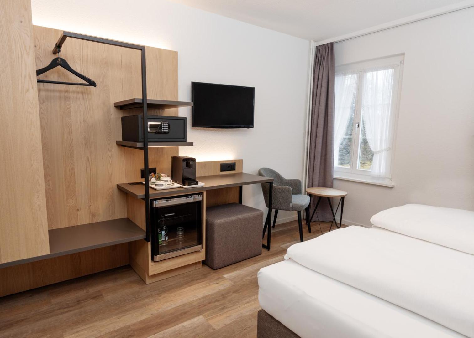 Hotel Restaurant Kreuz Kaiserstuhl Ngoại thất bức ảnh