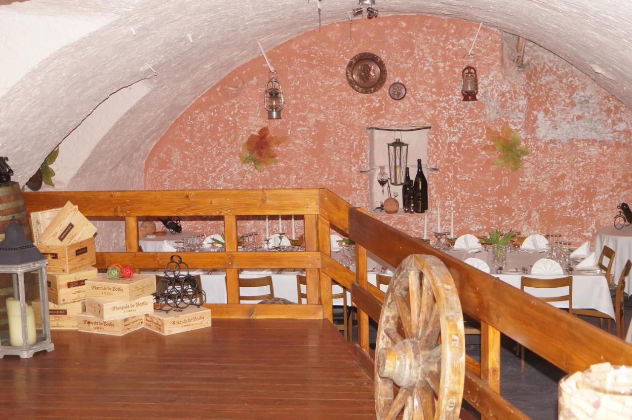Hotel Restaurant Kreuz Kaiserstuhl Ngoại thất bức ảnh