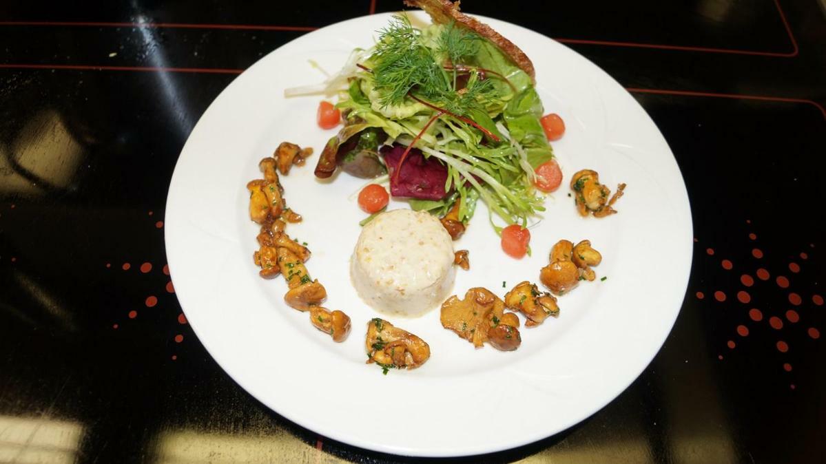 Hotel Restaurant Kreuz Kaiserstuhl Ngoại thất bức ảnh